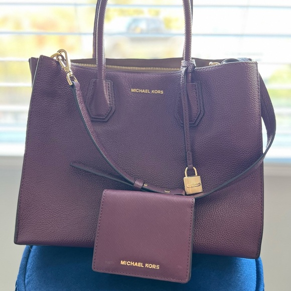 MK Mercer Pebbled Leather large tote w/ crossbody strap and matching wallet - Picture 1 of 4